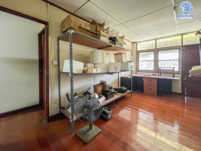 ทาวน์เฮ้าส์มือสองย่านกรุงเทพฯ ม.ลาดพร้าว109 ลาดพร้าว เนื้อที่กว้างขวางถึง 27 ตร.ว. ฟังก์ชัน 3 ห้องนอน 2 ห้องน้ำ 1 ที่จอดรถ ทาวน์เฮ้าส์หลังใหญ่ เดินทางสะดวก ติดถ.ลาดพร้าว โซนสนามบินสุวรรณภูมิ ใกล้รถไฟฟ้าสายแอร์พอร์ตเรลลิงก์ "สถานีหัวหมาก"